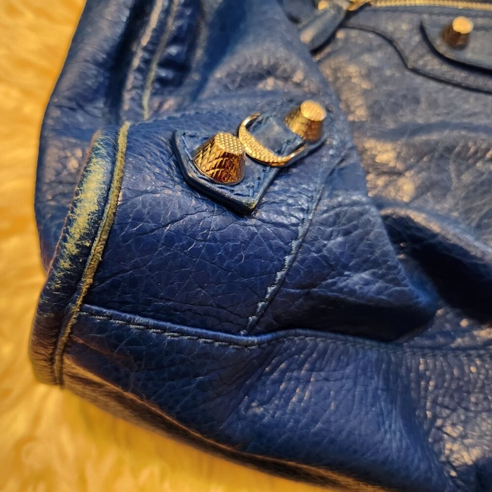 Authentic Balenciaga Classic Medium City Bag in Electric Blue Leather - Picture 13 of 16